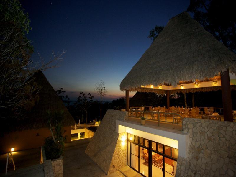 Отель Camino Real Tikal‎ Эль-Ремате Экстерьер фото